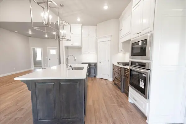 12509 SW 31st ST, Yukon, OK 73099