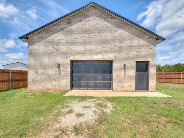 1383 S Gabes Court DR, Mustang, OK 73064