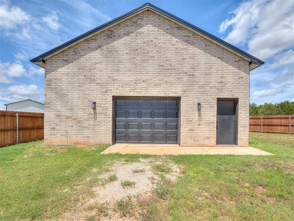 1383 S Gabes Court DR, Mustang, OK 73064