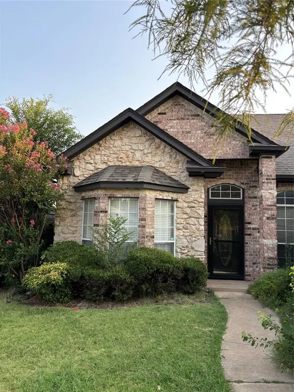 2009 Del Simmons DR, Edmond, OK 73003