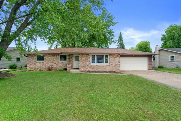 1504 COMMANCHE AVE, Green Bay, WI 54313