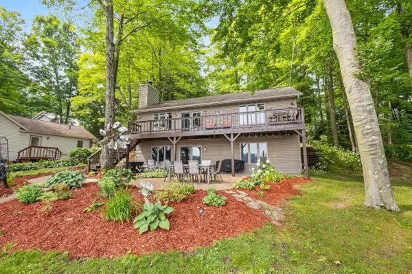 10180 RIDGE LN, Pound, WI 54161