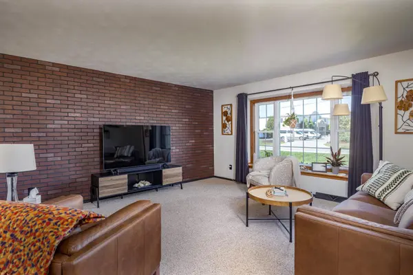 N174 PINECREST BLVD, Appleton, WI 54915