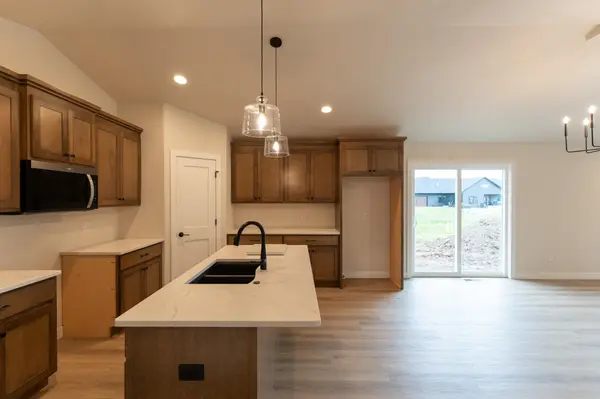 W5890 EDGEWOOD DR, Menasha, WI 54952