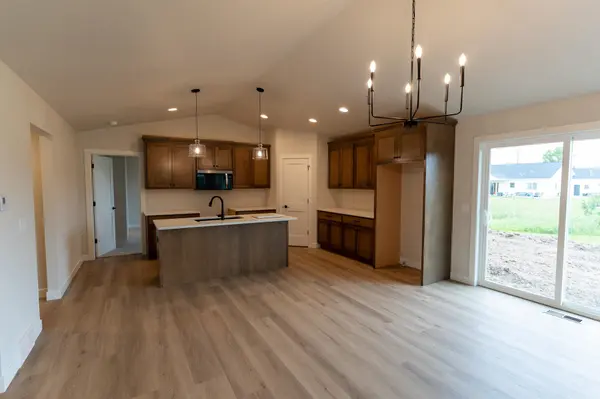 W5890 EDGEWOOD DR, Menasha, WI 54952