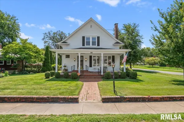 706 MONROE ST, Pawnee, IL 62558