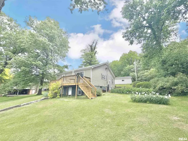 406 W Point DR, Galesburg, IL 61401