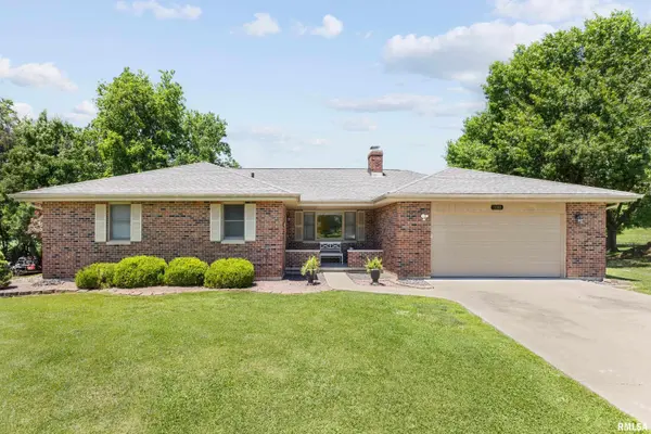 3311 N TOWER RD, Quincy, IL 62305