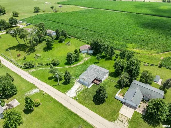 113 HILLCREST DR, Biggsville, IL 61418
