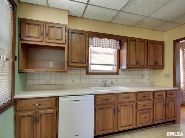 2114 HAMPSHIRE ST, Quincy, IL 62301