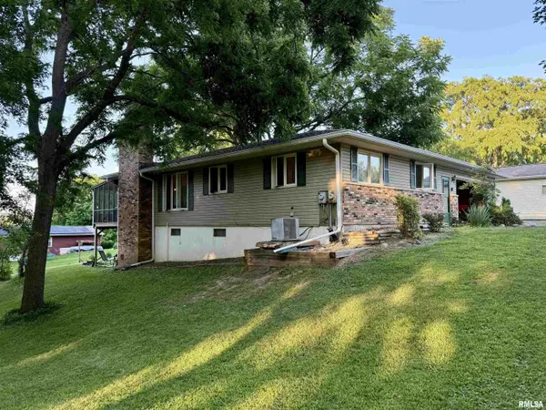 1066 LAKEVIEW Road South, Dahinda, IL 61428