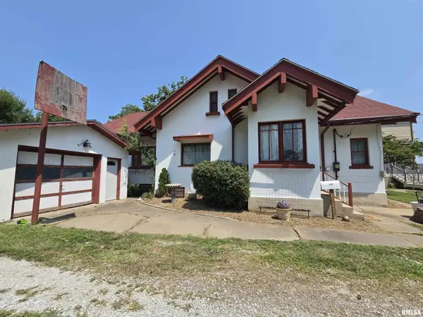 210 Fort Edwards DR, Warsaw, IL 62379