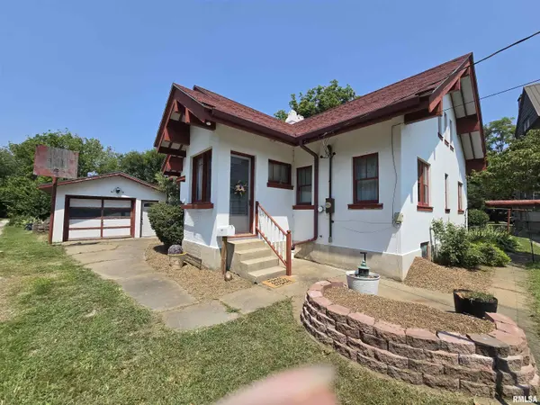 210 Fort Edwards DR, Warsaw, IL 62379