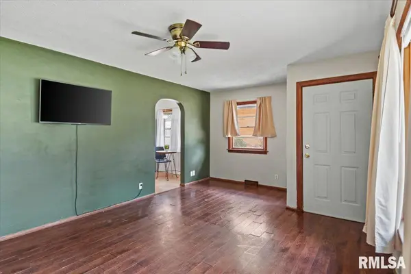 1601 W Enos AVE, Springfield, IL 62702