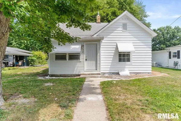512 S STATE ST, Divernon, IL 62530