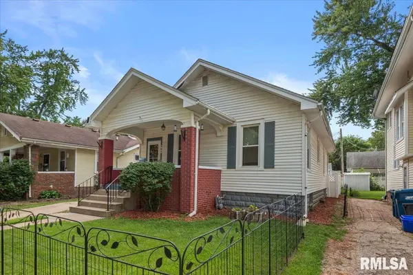 905 S STATE ST, Springfield, IL 62704