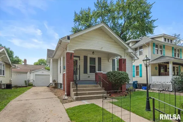 905 S STATE ST, Springfield, IL 62704