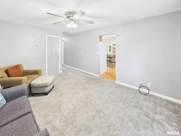 423 E JEFFERSON ST, Riverton, IL 62561