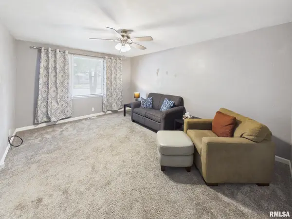 423 E JEFFERSON ST, Riverton, IL 62561