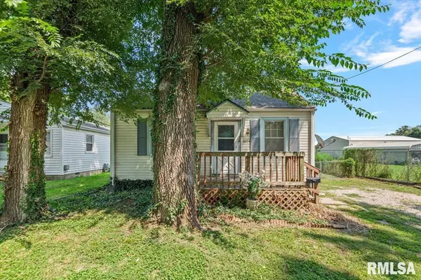 3004 S HOOVER ST, Springfield, IL 62703