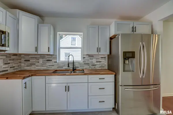 33 ILLINI DR, Taylorville, IL 62568