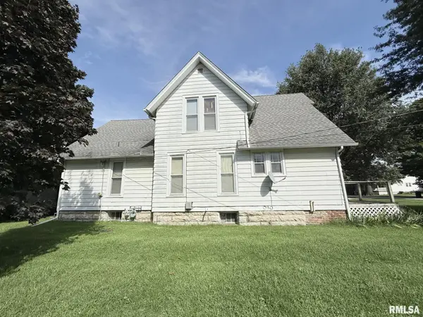 135 W BROADWAY ST, Roseville, IL 61473