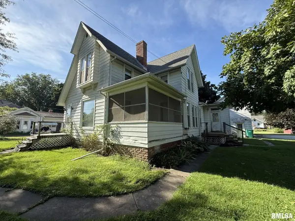 135 W BROADWAY ST, Roseville, IL 61473