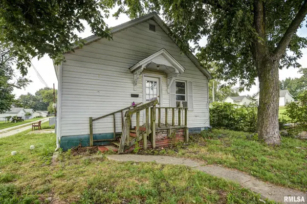 315 N LONG ST, Taylorville, IL 62568