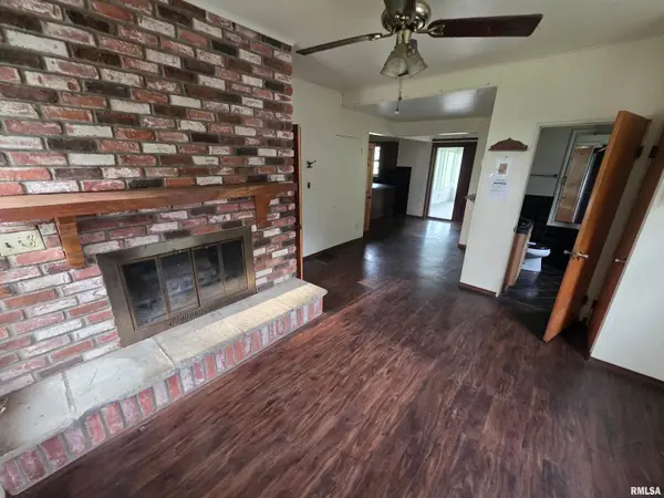13110 6 Mile RD, Virginia, IL 62691