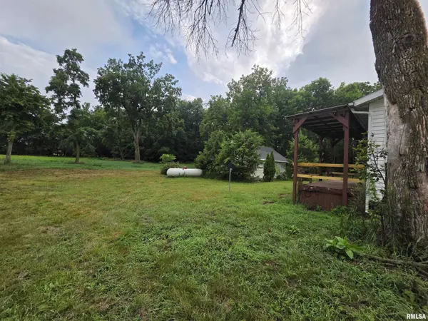 13110 6 Mile RD, Virginia, IL 62691