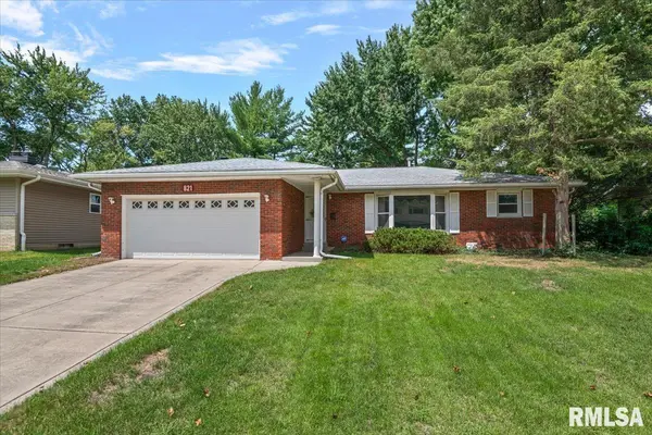 821 ROANOKE DR, Springfield, IL 62702