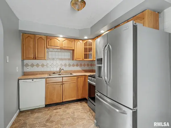 436 E HICKORY GRV, Quincy, IL 62305