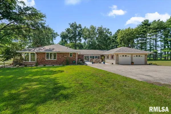 1747 OLD AIRPORT RD, Jacksonville, IL 62650