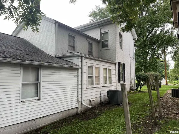 803 S CHURCH ST, Jacksonville, IL 62650