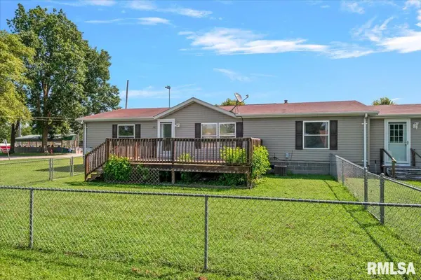 425 E NORTH ST, Pittsfield, IL 62363