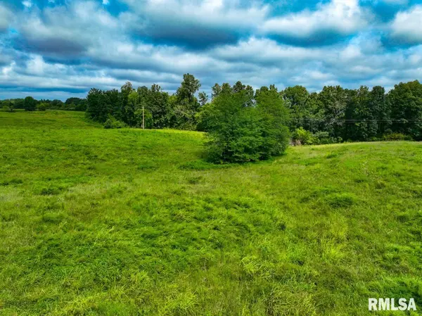 000 Hawkins RD, Vienna, IL 62995