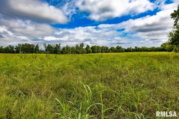 000 Hawkins RD, Vienna, IL 62995