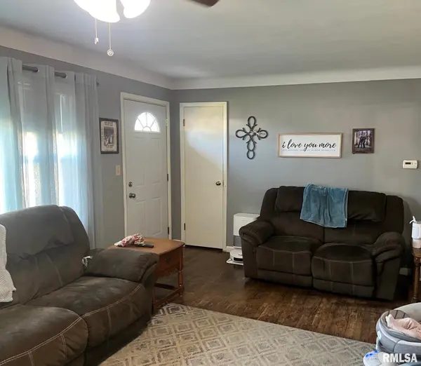 207 N ILLINOIS ST, Camp Point, IL 62320