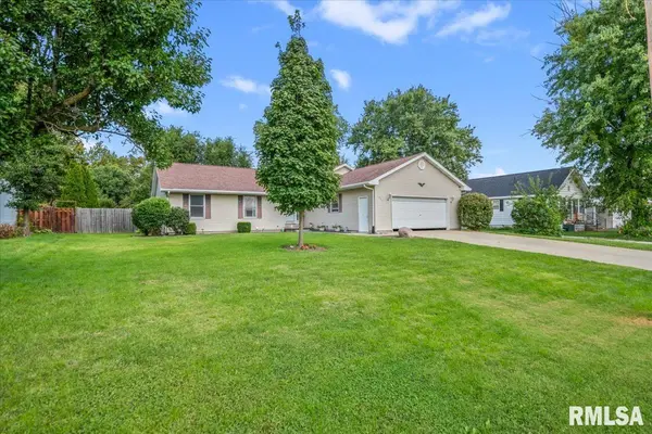 1204 Sherwood Eddy DR, Jacksonville, IL 62650
