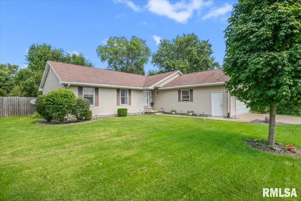1204 Sherwood Eddy DR, Jacksonville, IL 62650