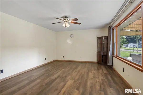 229 N MILTON AVE, Springfield, IL 62702