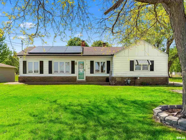 10 S 20TH AVE, Canton, IL 61520