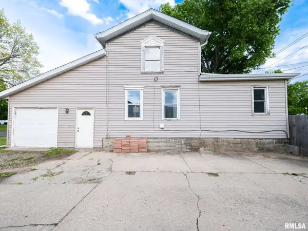 715 N 4TH ST, Pekin, IL 61554