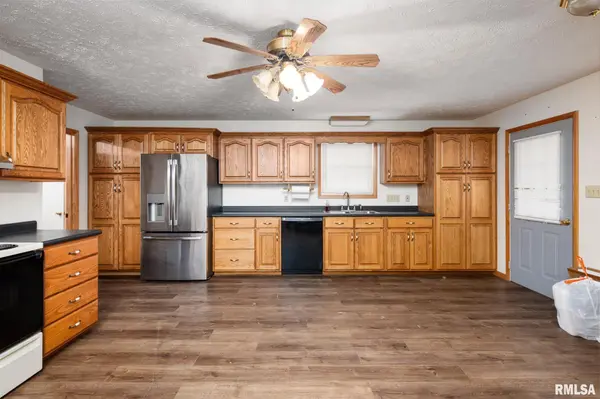 404 Howerton ST, Carterville, IL 62918
