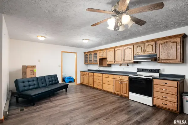 404 Howerton ST, Carterville, IL 62918
