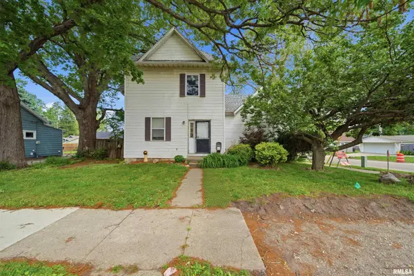 1501 W LOCUST ST, Bloomington, IL 61701