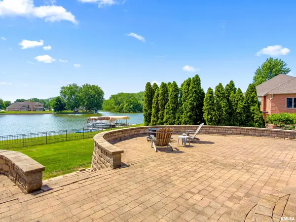 2035 EL CAMINO DR, Pekin, IL 61554