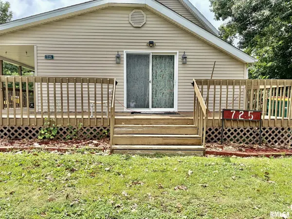 725 N LAFAYETTE ST, Macomb, IL 61455