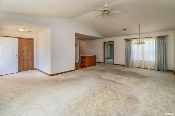 3206 CHEROKEE DR, Marion, IL 62959