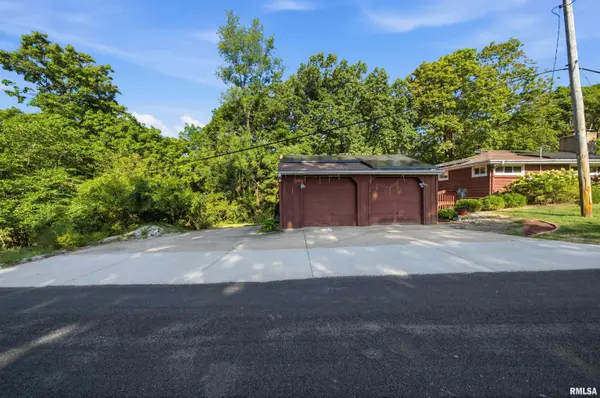 727 OAKWOOD RD, East Peoria, IL 61611